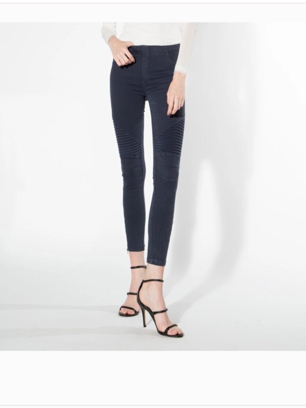 ZARA size 4 Women’s Navy Slim Fit Jeans with Ankle Zips